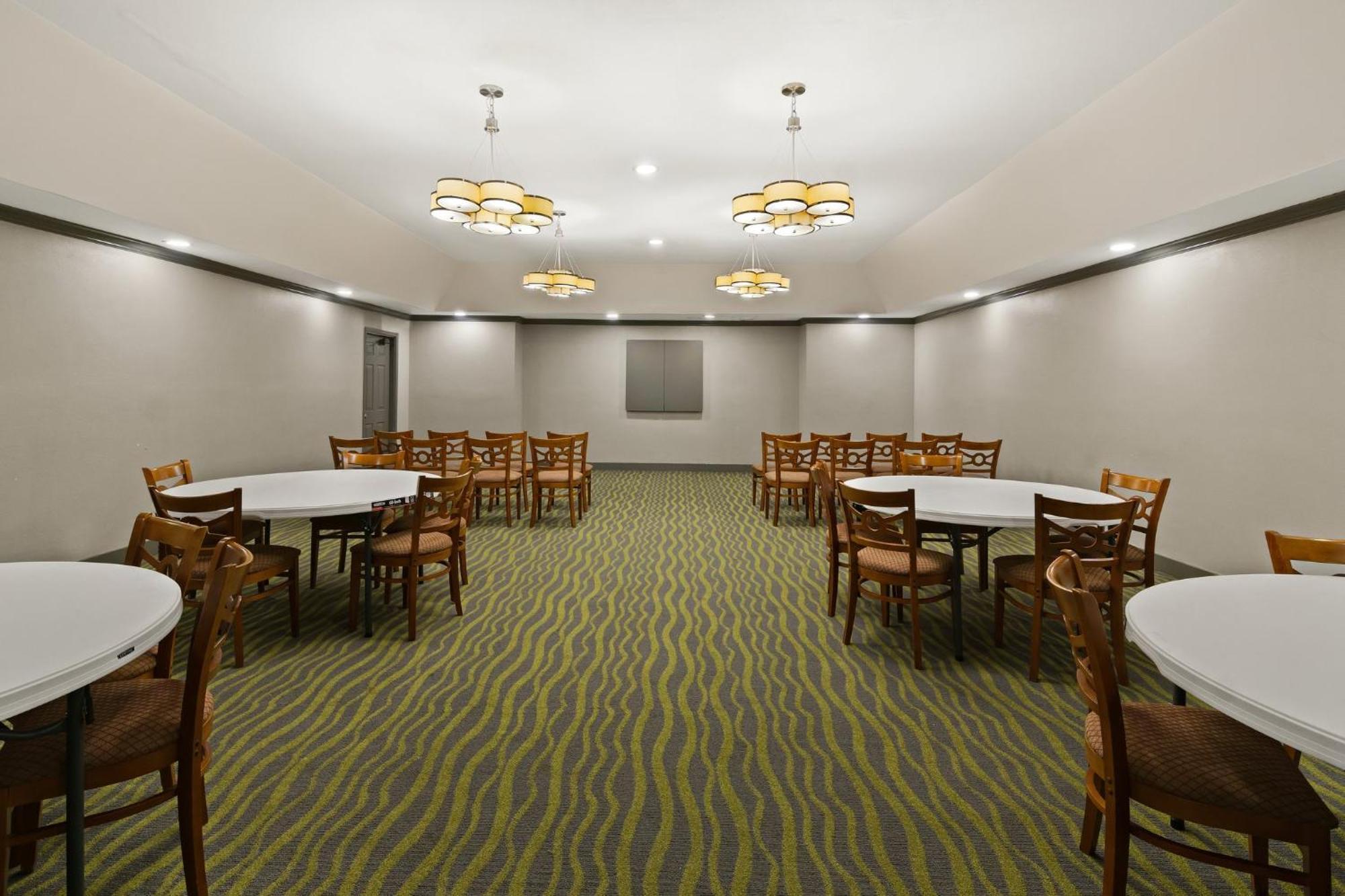 Irving Inn & Suites At Dfw Airport Bagian luar foto