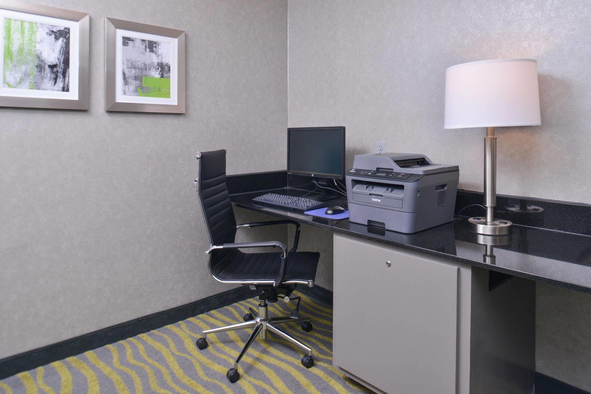 Irving Inn & Suites At Dfw Airport Bagian luar foto