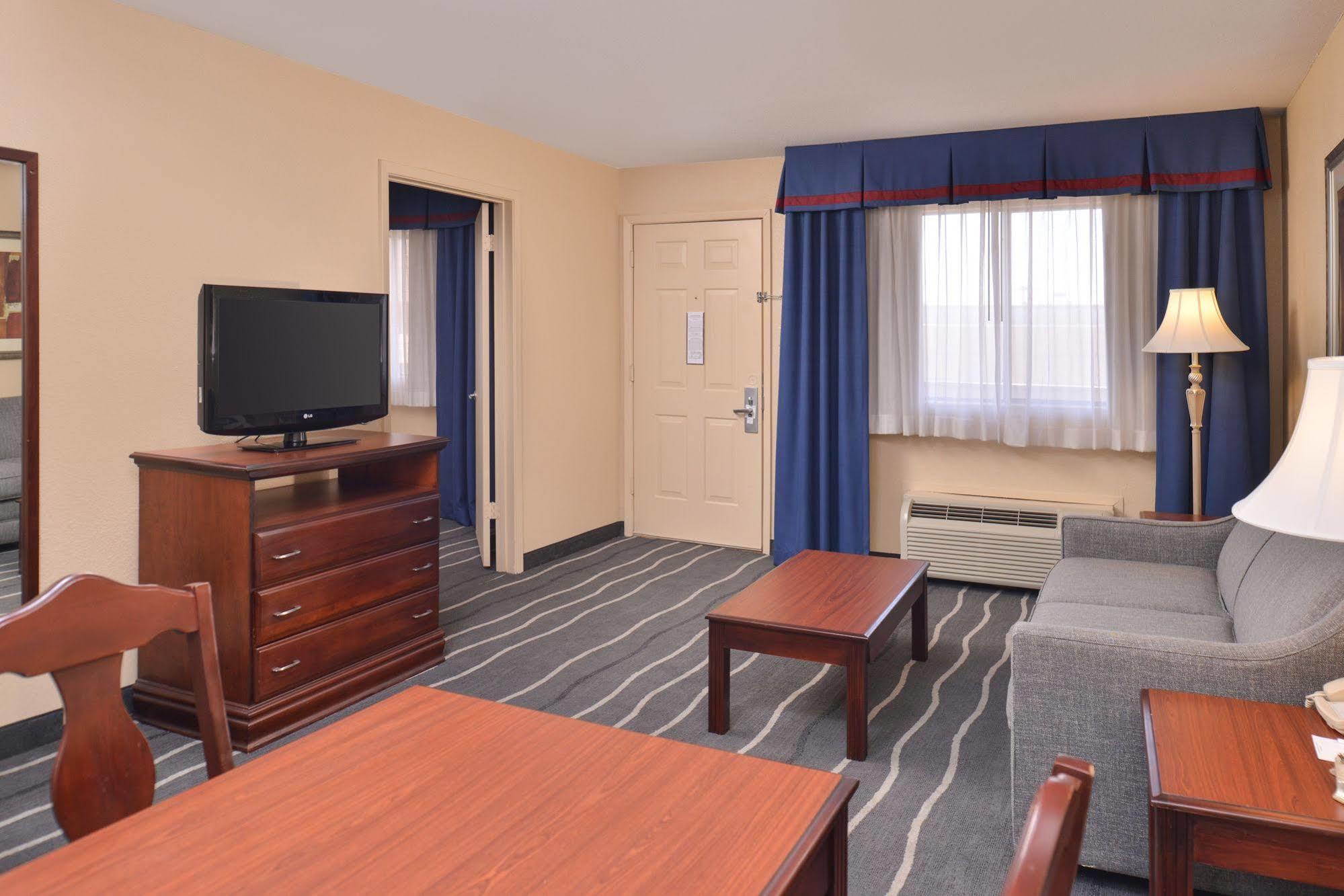 Irving Inn & Suites At Dfw Airport Bagian luar foto