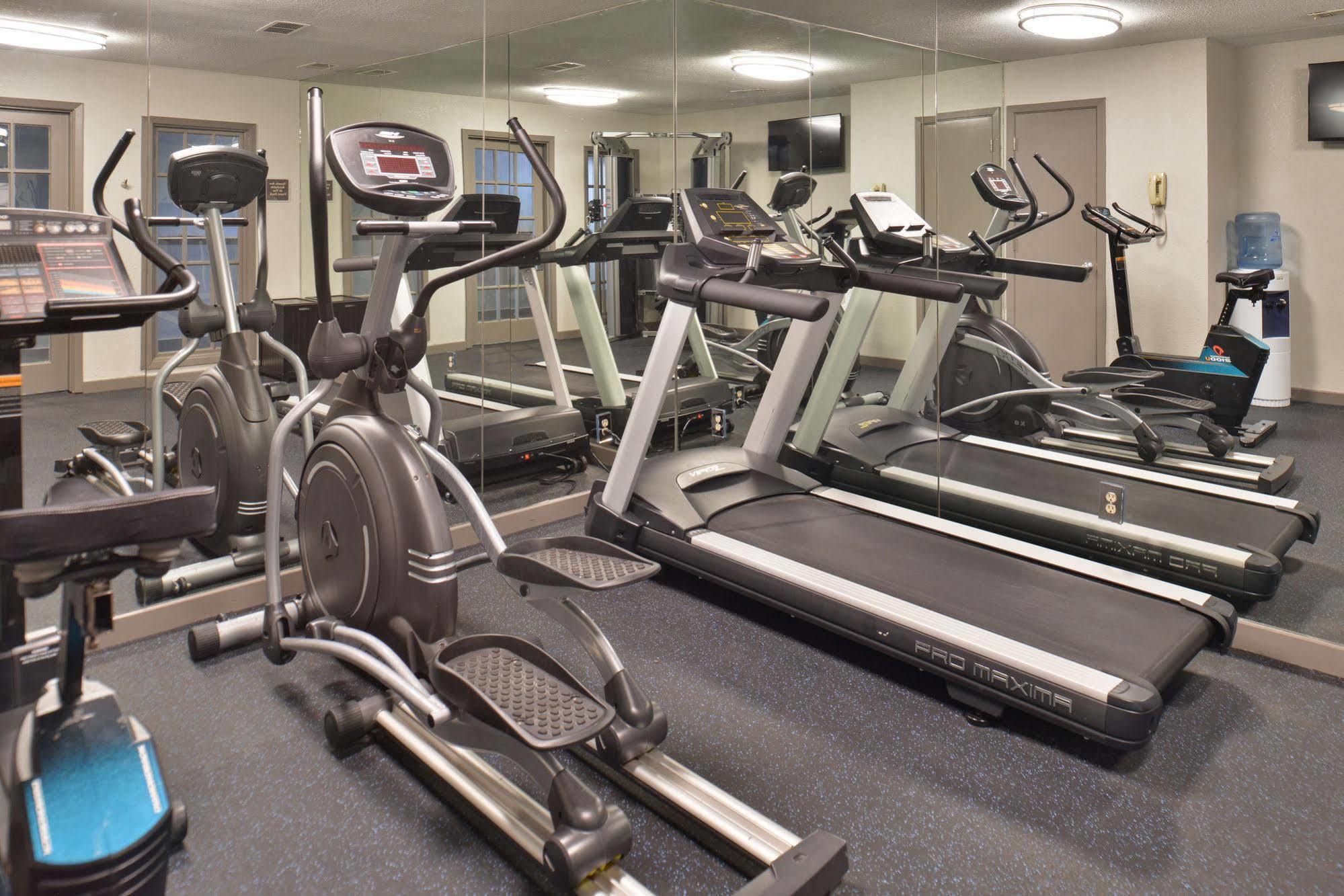 Irving Inn & Suites At Dfw Airport Bagian luar foto